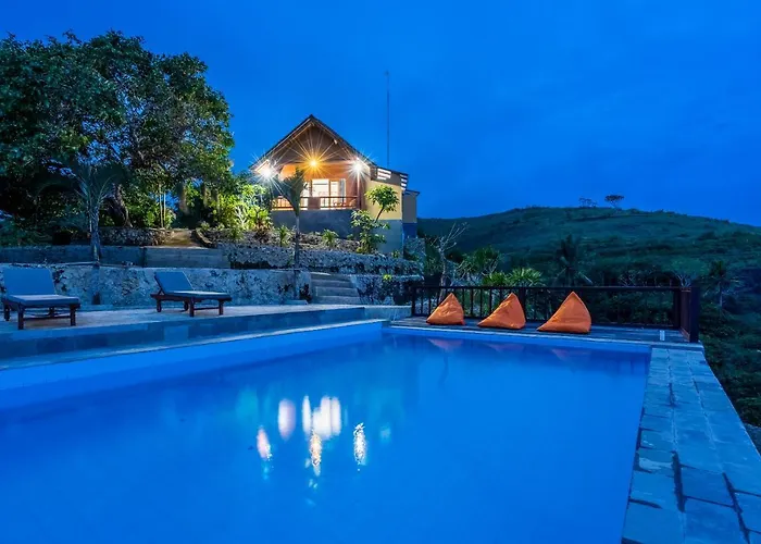 Отель Pini Sentana Village Nusa Penida Tanglad