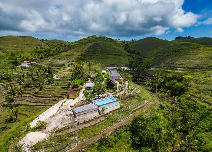 Pini Sentana Village Nusa Penida Отель
