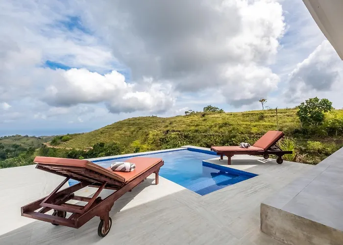 Pini Sentana Village Nusa Penida 3*