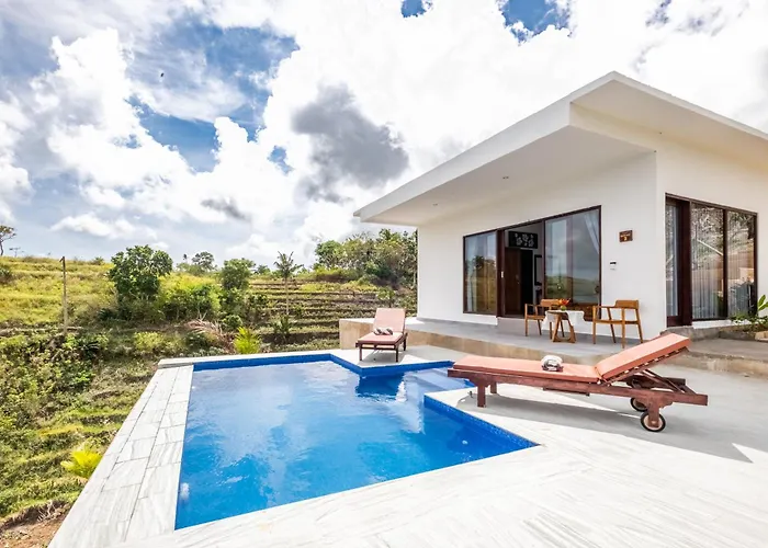 Pini Sentana Village Nusa Penida Tanglad